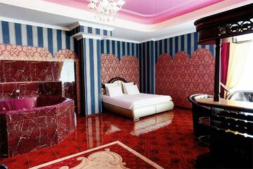 Люкс с джакузи или купелью в Гостинице Малибу