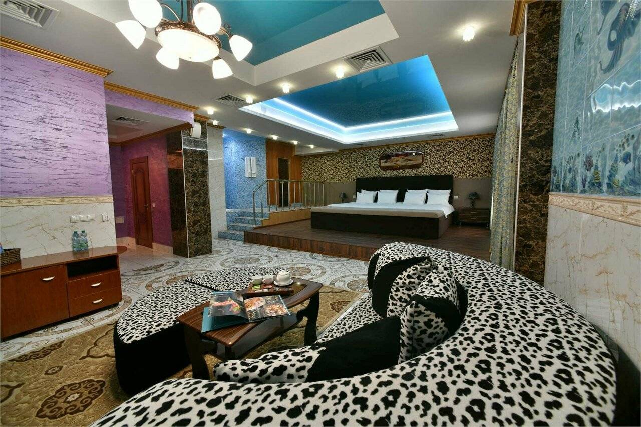 Фотографии номера Люкс с сауной в Гостинице Малибу Омск